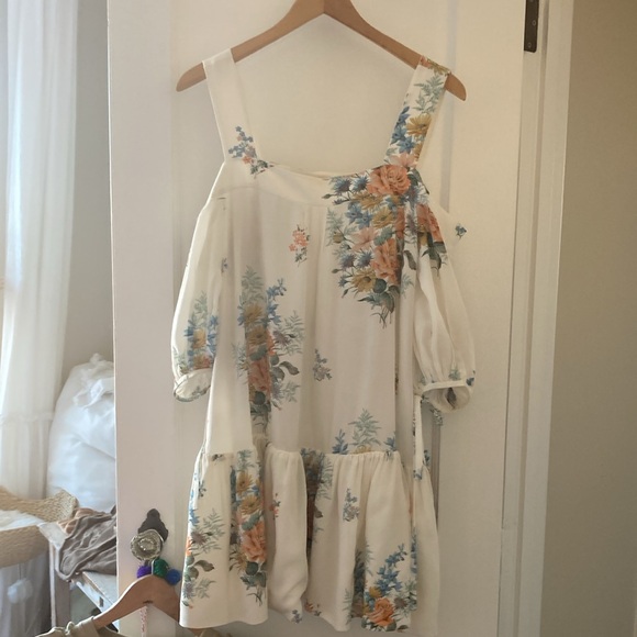 Alexander McQueen Dresses & Skirts - Alexander McQueen SILK dress